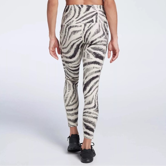 Women's DSG Momentum  Trippy Zebra Sand - Picture 2 of 9